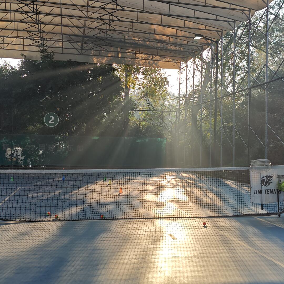 RunBookmark7's tweet image. 早朝からテニスをして汗だくになる感覚を楽しんだ一日