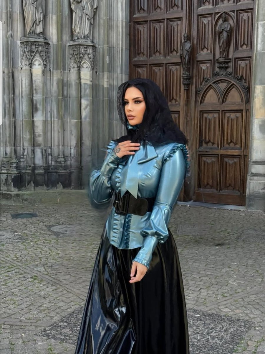 Nerezzamis1237's tweet photo. Dressed in latex. baptized in sin https://t.co/vmITiczQQS