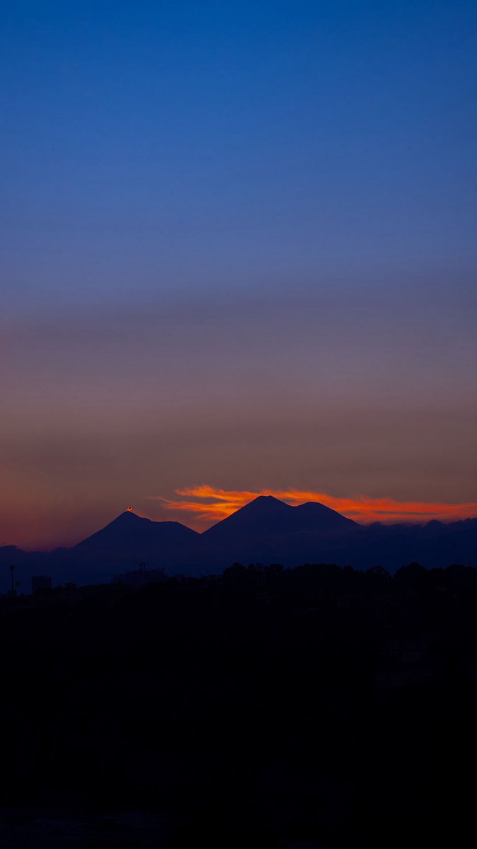 atardeceres que no se miran.
se coleccionan.
Postales / Guatemala • diegoalejandro