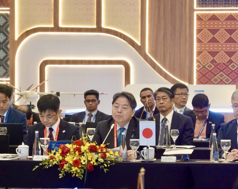 hayashi09615064's tweet photo. 日ASEANデジタル大臣会合に出席するため、ベトナムに出張しました。
　
①ベトナム フン科学技術大臣とのバイ会談

②現地進出日系企業との昼食意見交換会

③カンボジア チア・バンデート郵便電気通信大臣とのバイ会談

④ ハノイ郵政病院視察
本病院では、AIを活用した医療画像診断の取り組みをされており、医療の質と効率を高め、患者一人ひとりに最適な医療をサービスを届けていました。

⑤シンガポール テオ デジタル開発・情報大臣とのバイ会談

⑥日ASEANデジタル大臣会合
ホスト国であるベトナムのチン科学技術大臣とともに共同議長を務め、今後1年間のICT分野における協力・連携施作に関する「日ASEANデジタルワークプラン2026」及びASEANとの間で初めてとなる「安全、安心で信頼できる大臣共同声明」を私から提案し、採択されました。

⑦ベトナム チン首相への表敬訪問
