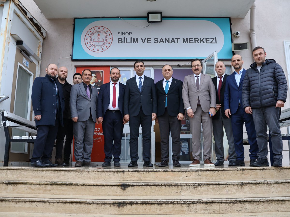 SinopBilsem's tweet photo. Millî Eğitim Bakanlığı Ölçme, Değerlendirme ve Sınav Hizmetleri Genel Müdürü Dr. Erdal Kılınç, İl Millî Eğitim Müdürümüz Osman Cebeci ve Daire Başkanı Fazıl Aydemir ile birlikte Sinop Bilim ve Sanat Merkezi’ni ziyaret etti. https://t.co/4apy7oflE9