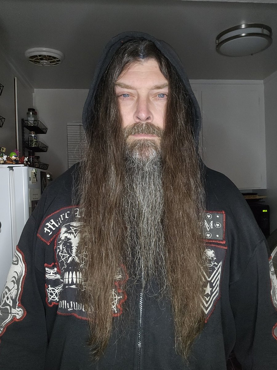 JesseMonster6's tweet photo. Damn, I'm starting to look like Gandalf Greybeard 🤣🤣🤣 https://t.co/0WWqMZylxb