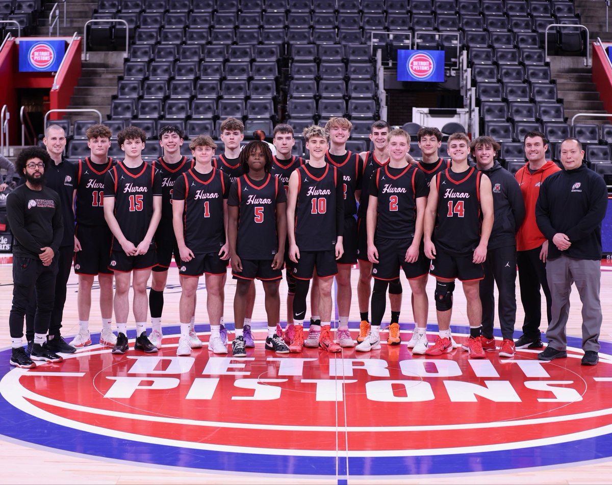 New Boston Huron Varsity Basketball tweet media