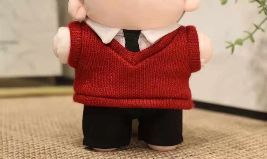 ringoshuzz's tweet image. A bought a plushie that looks like Paul and a fit for him I'm gonna take him everywhere like my own autistic labubu