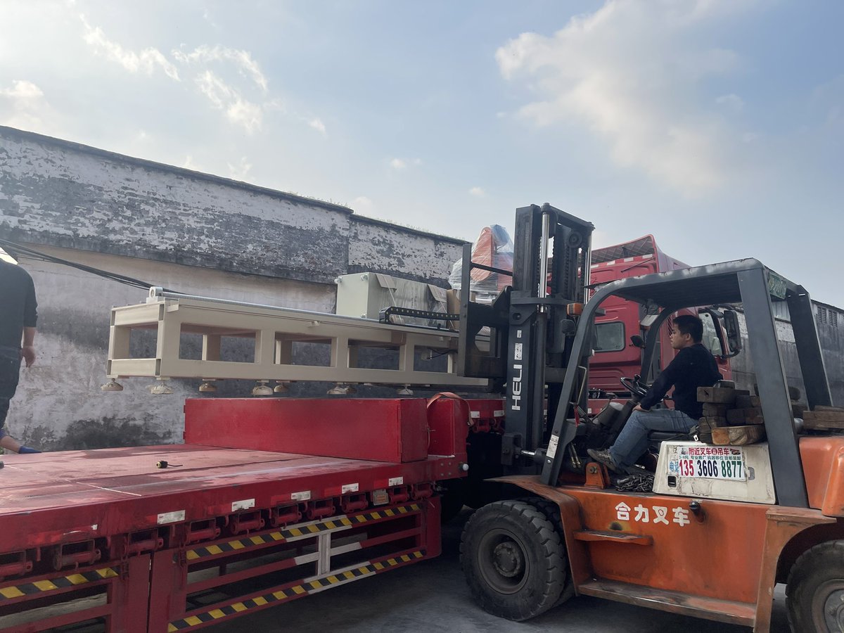 MeixinCrystal's tweet image. Thanks for trust of every Meixin customer. 
Hurry up production before CNY!

#brush #brushmachine #brushmaking #brushmakingmachine #brushmachinery #brushmakingmachine #brushmaker #meixinmachine #meixinbrushmachine #meixinbrushmachinery #meixinmachinery #rollerbrushmakingmachine