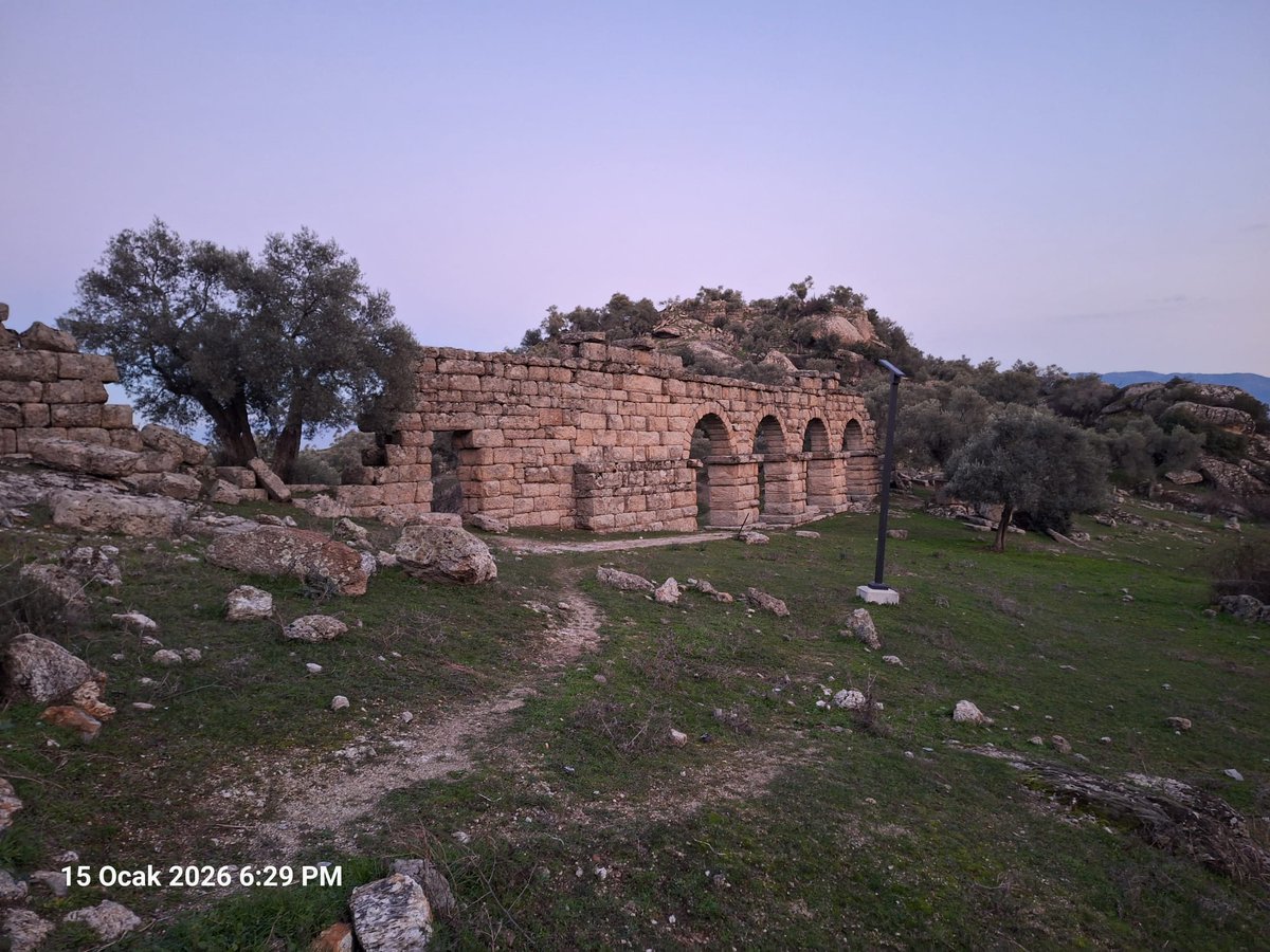 poinsettam's tweet image. Günaydınlar 🥰🙋🏼‍♀️
Yitirdiğiniz her şey bir kayıp değildir. Bazı şeyler bir özgürlüktür. Bazı şeyler ikinci bir şanstır. Bazı şeyler kılık değiştirmiş bir mucizedir.

Brianna Wiest /Pivot Yıl
#AlindaSuKemeri  #Karpuzlu #Karia #Nazilli