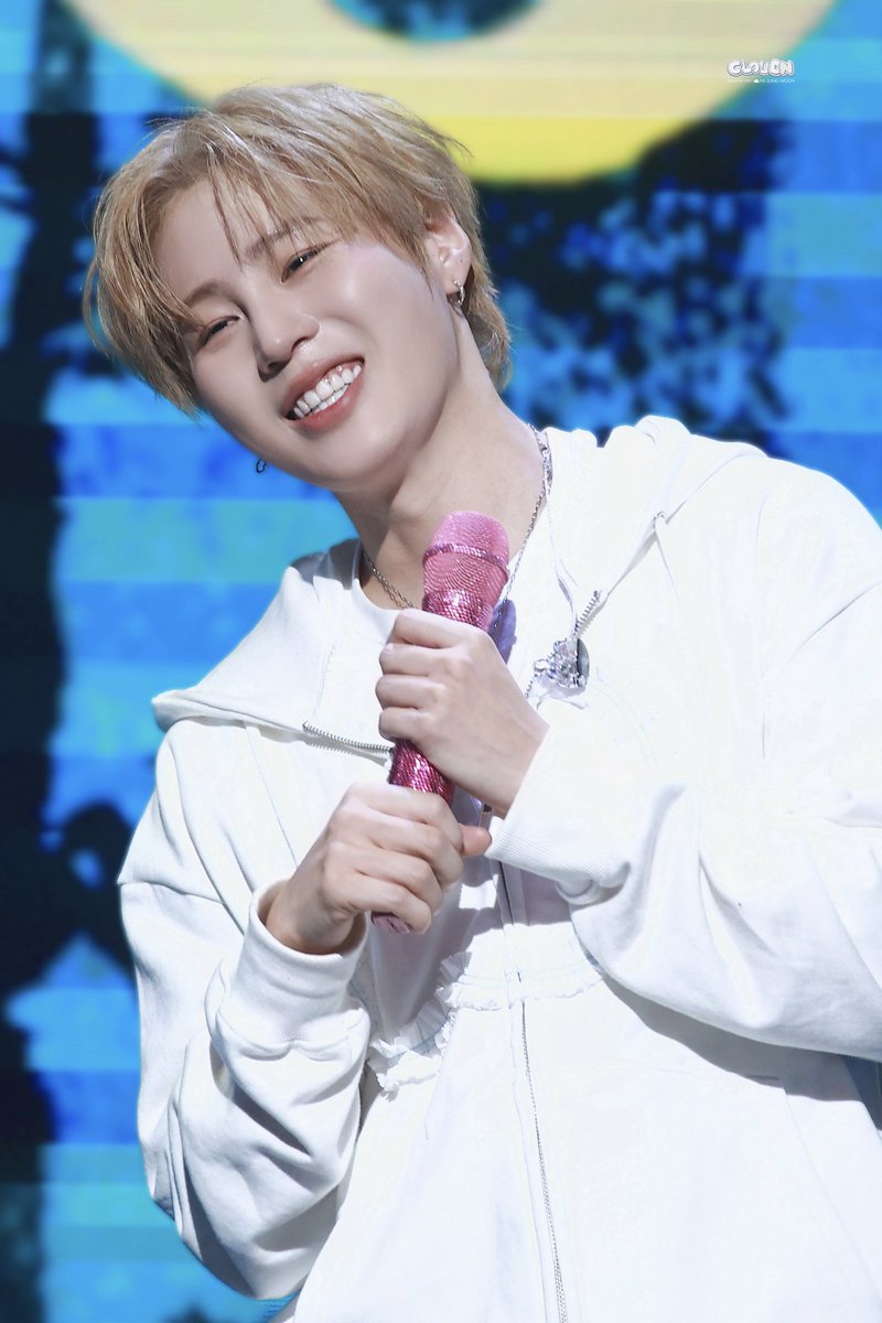 incloudstar's tweet image. 성운시💜💙💛