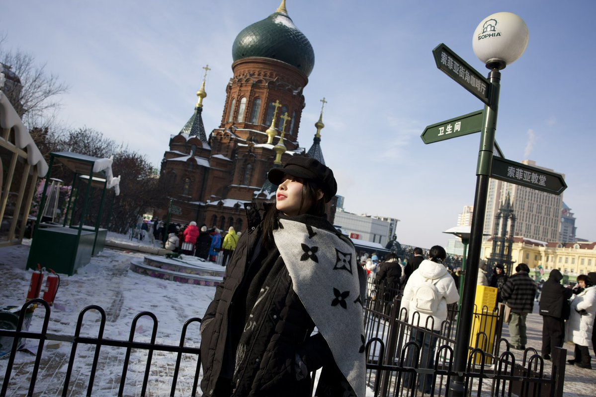 Lookkaeww_k's tweet image. งั่มๆ ~ คิดถึงมี๊ขา แฟนขาเคิ้บบ ไว้ไปเล่นหิมะด้วยกันน้ะ⛪️❄️🌍🍦✨

BEGINNING AGAIN WITH LK 16
#lookkaewkamollak