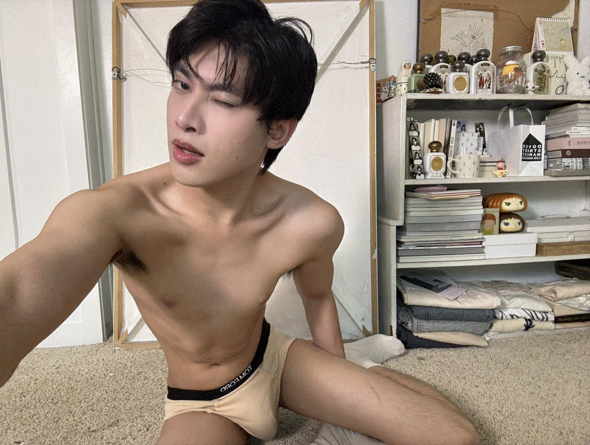 🐇 in my room like