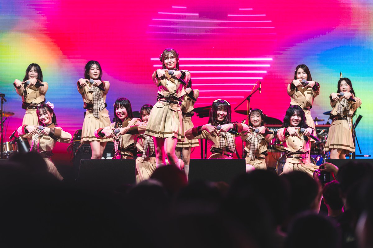 SkipWorkfor48TH's tweet image. ***  ลงรูปที่ดองไว้ครับ ***
BNK48 @ CAT EXPO [2025-11-29] (PRAEW Part)

เวทีคอนเสิร์ตใหญ่มันให้ แสงสีจัดเต็มดีจริงๆ
เสียดายตำแหน่งไฟส่องไม่ค่อยเข้าตา
แพรว เต้นเอาตายมากในงาน
รุ่น 6 เต้นกันค่อนข้างดูดีทุกคนเลย

อัลบั้ม
tinyurl.com/24hx3e6p

#PRAEWBNK48
#BNK48