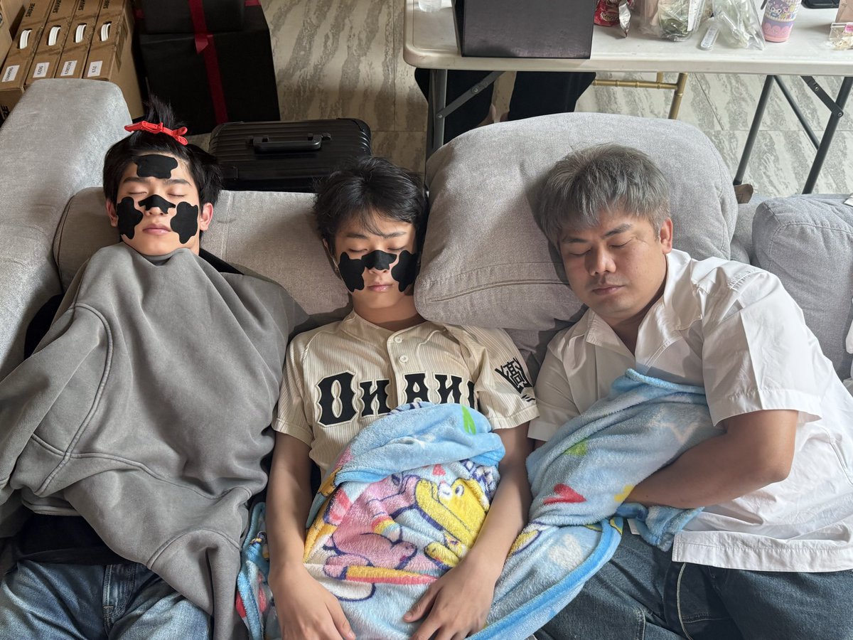 kongjiro_'s tweet image. กบน้อย                   ลูกอ้อด                   กบยักษ์