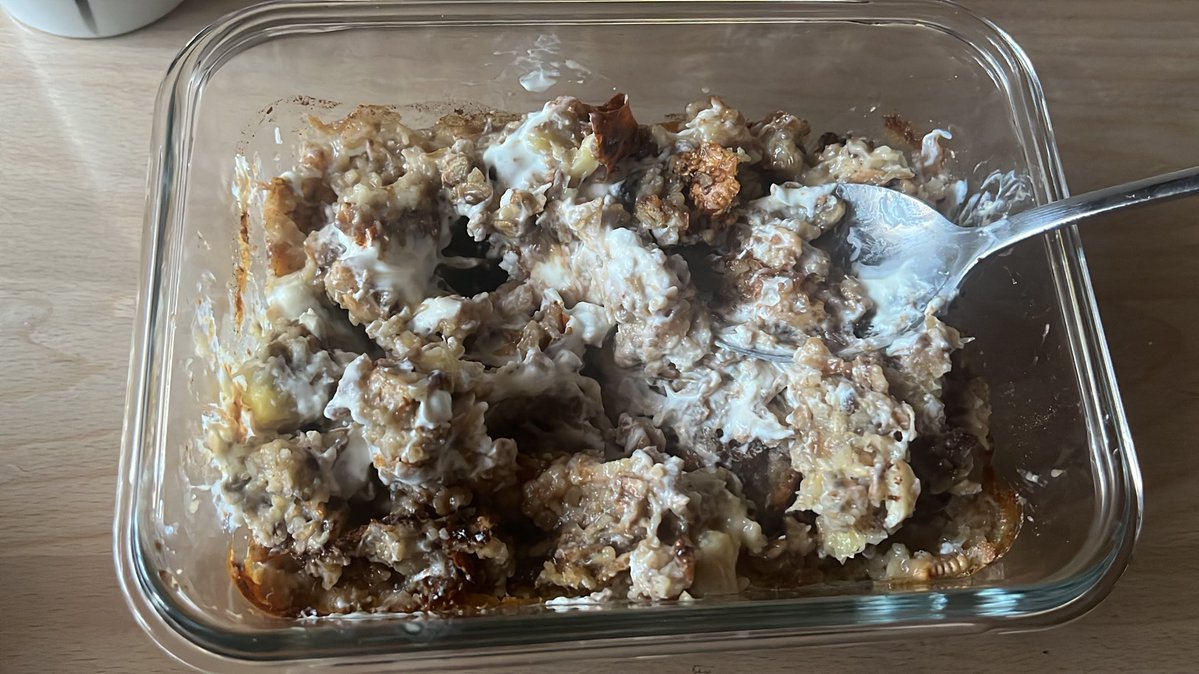 nuuppeppo's tweet image. baked oats = best warm breakfast