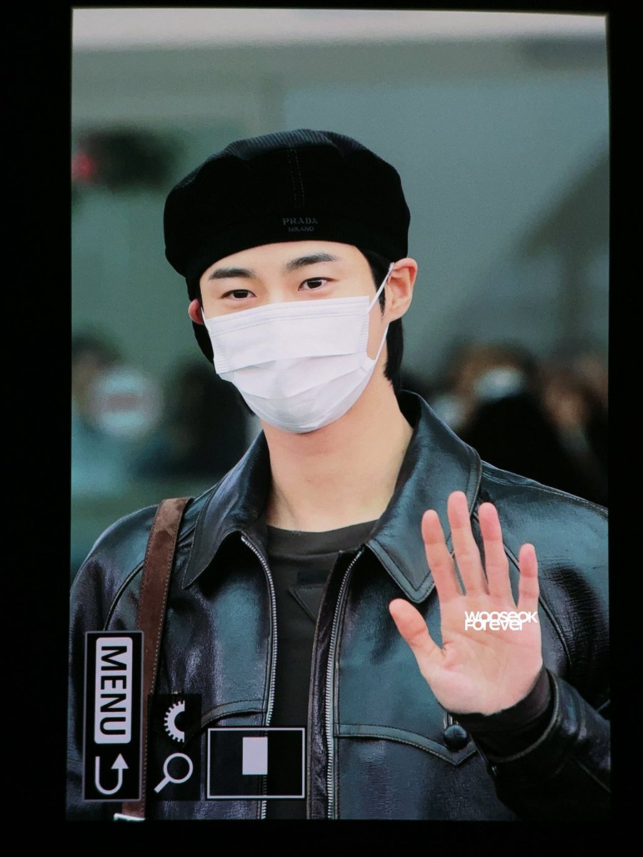 wooseokforever_'s tweet photo. 260116 Airport✈️✈️✈️ https://t.co/8VF0ORkiVM