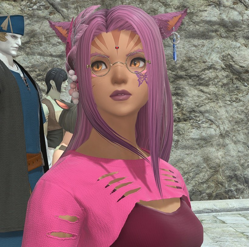 SrinityFF's tweet image. Level 60 means it's time to pick up dancer! S'harra wasn't sure at first but after a new glam with the latest dancer weapons, she was definitely into it. 😻🩷
#miqote #FFXIV #EorzeaPhotos