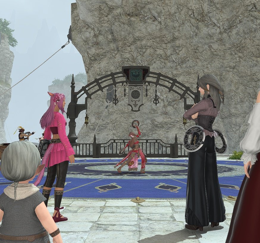 SrinityFF's tweet image. Level 60 means it's time to pick up dancer! S'harra wasn't sure at first but after a new glam with the latest dancer weapons, she was definitely into it. 😻🩷
#miqote #FFXIV #EorzeaPhotos