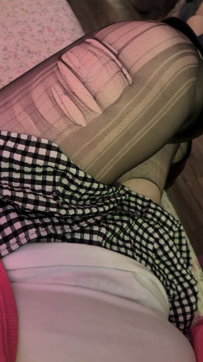 violette tweet media