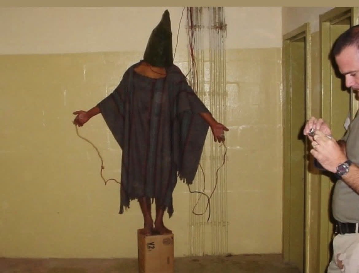 Ahmed_hassan_za's tweet image. America went to Iraq to destroy weapons of mass destruction that didn't even exist, and this is how the Iraqis ended up 👇