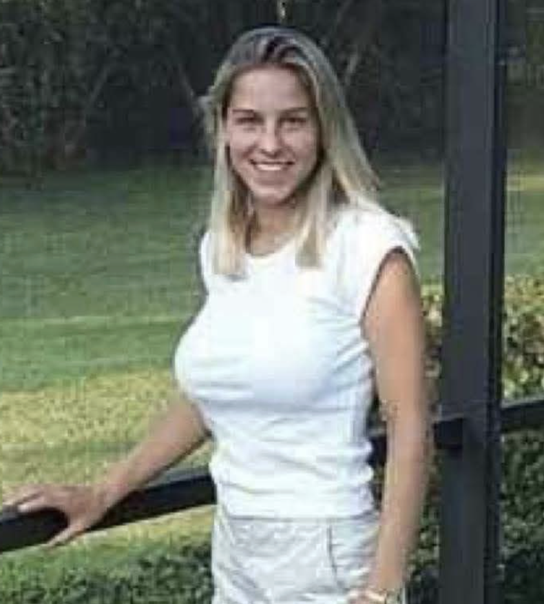 MensHumor's tweet image. Me: *wakes up. "I hope the day doesn't suck."

The Day: