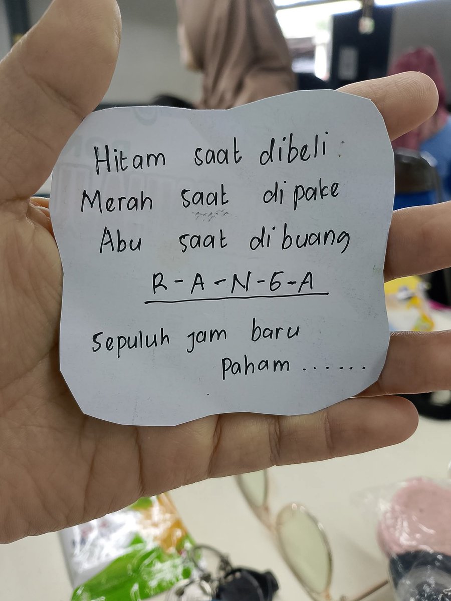 Ketawa itu GRATIS 🛩 tweet media
