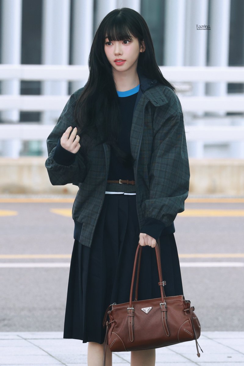 taerina09's tweet image. 260116 ICN

KARINA PRADA ICON
#KarinaxPrada #PradaFW26
#카리나  #Karina
#에스파 #aespa