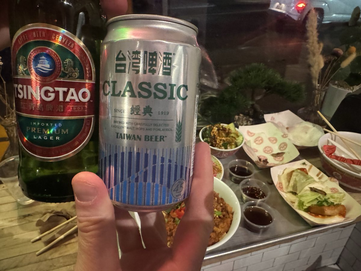 ScottyMoskowitz's tweet photo. The Cantonese stirring the pot and then mogging both w their food.   Nom Wah Test Kitchen 🤌🍻 https://t.co/YY1hH5V2Fp
