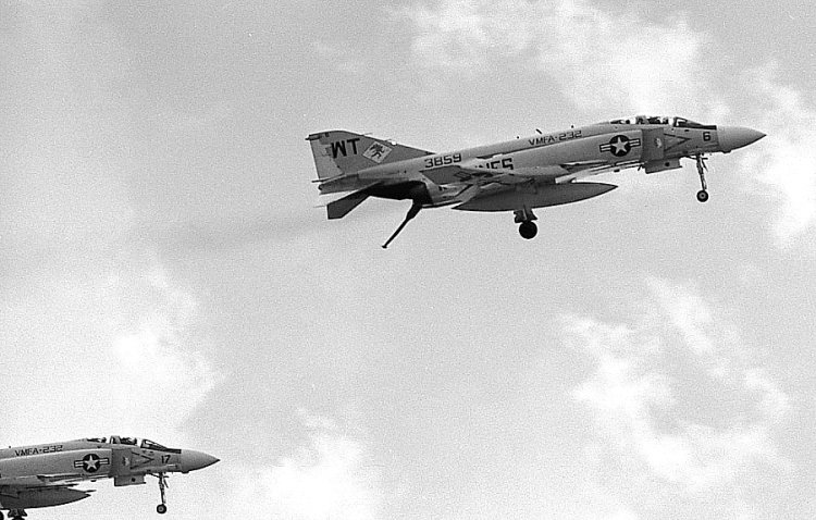 71-001-21  Iwakuni
F-4B  WT-6   3859   右脚出ず
無事片脚着陸
tupgraded  to  F-4S
86-11-13  to   AMARC