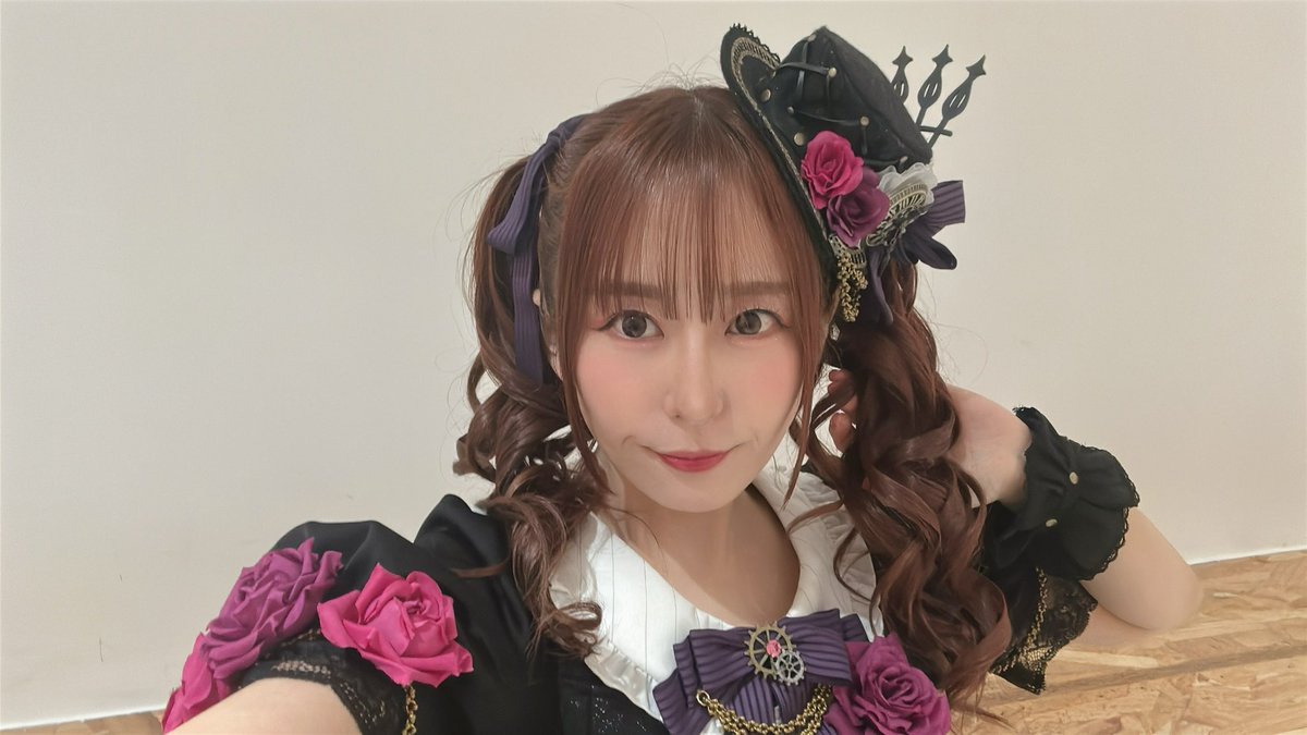 本日は大阪追加公演Day1🌹✨ 最高に楽しみます😆 #Neuweltfahrt