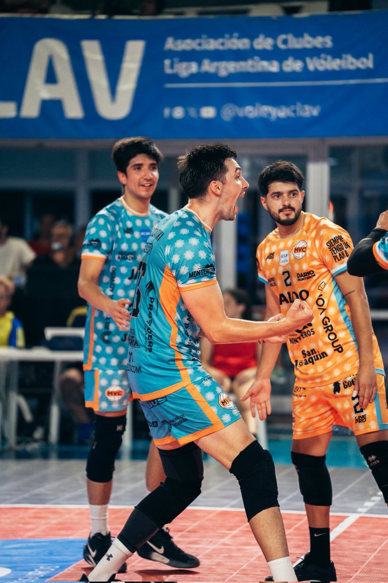 #LVA Final del 4° Set y del partido. Ganóóóóóóó el "Naranja "

Tour 4 - Fecha 10

Monteros Vóley 25 (3) - Boca Juniors 23 (1)

#SomosMVC
#OrgulloNaranja