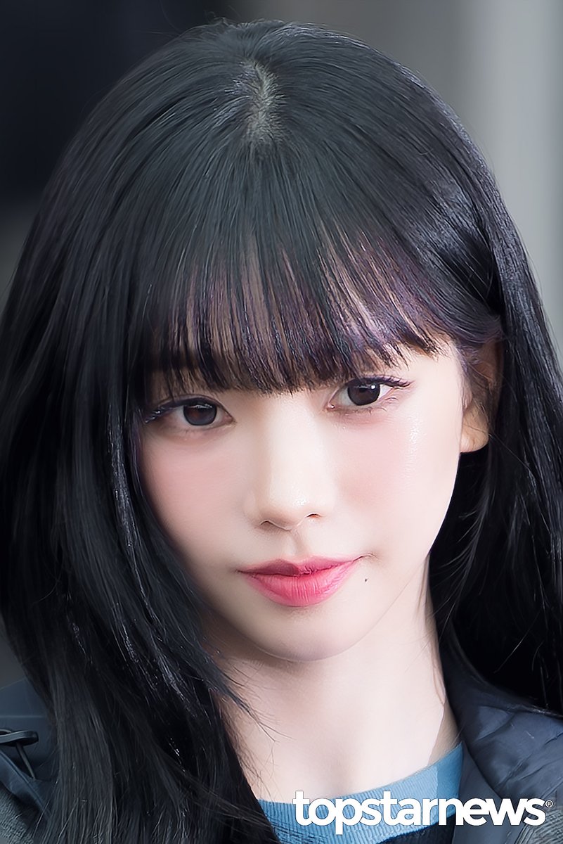 [HD포토] 에스파 카리나, ‘카리나는 신이에요’…‘클로즈업 여신’ (인천공항 출국) #카리나 #KARINA #에스파 #aespa #인천공항 #출국 #입국 #프리뷰 topstarnews.net/news/articleVi… <- Original Photo