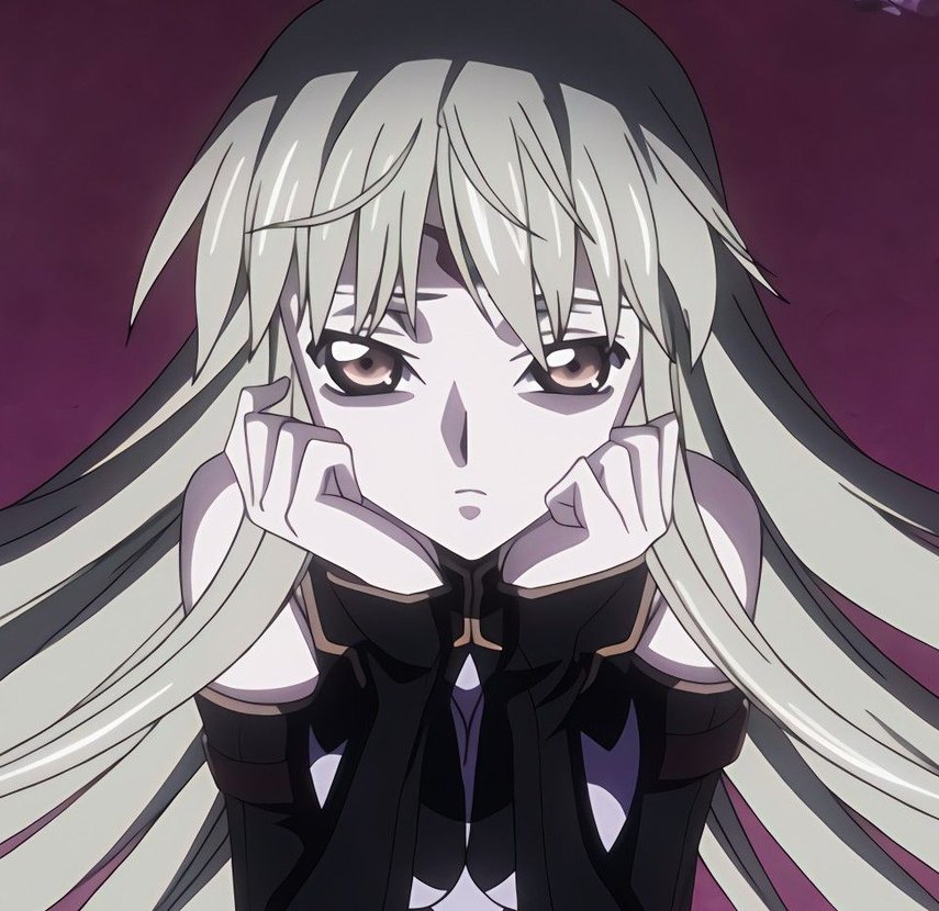 Syed_cool's tweet image. コンビニで買ったアイスが溶ける前に急いで食べてる 🥵