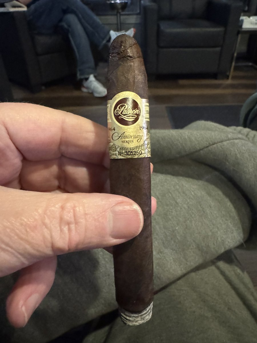 cigarmike's tweet photo. Birthday cigar!! The Padron 1926 Maduro. Just sublime. #HBTM #PSSITA https://t.co/do5twowQGZ