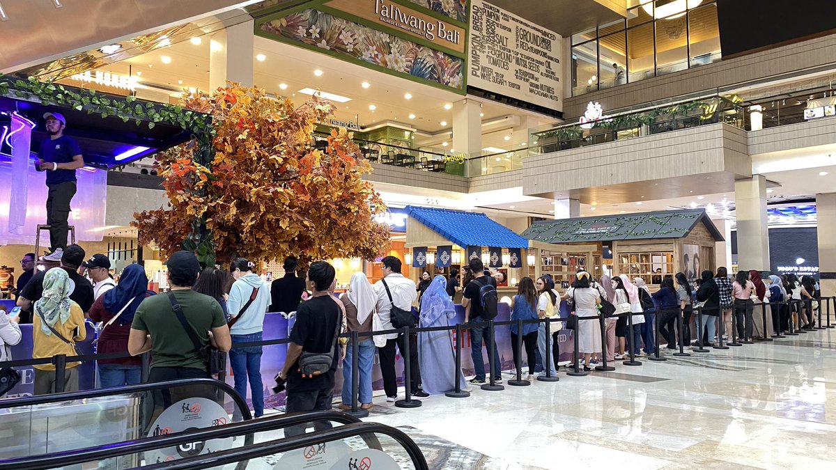 seon__holic's tweet image. Antrian mulai mengular guys 

#CanThisLoveBeTranslated #이사랑통역되나요 #KimSeonho #김선호