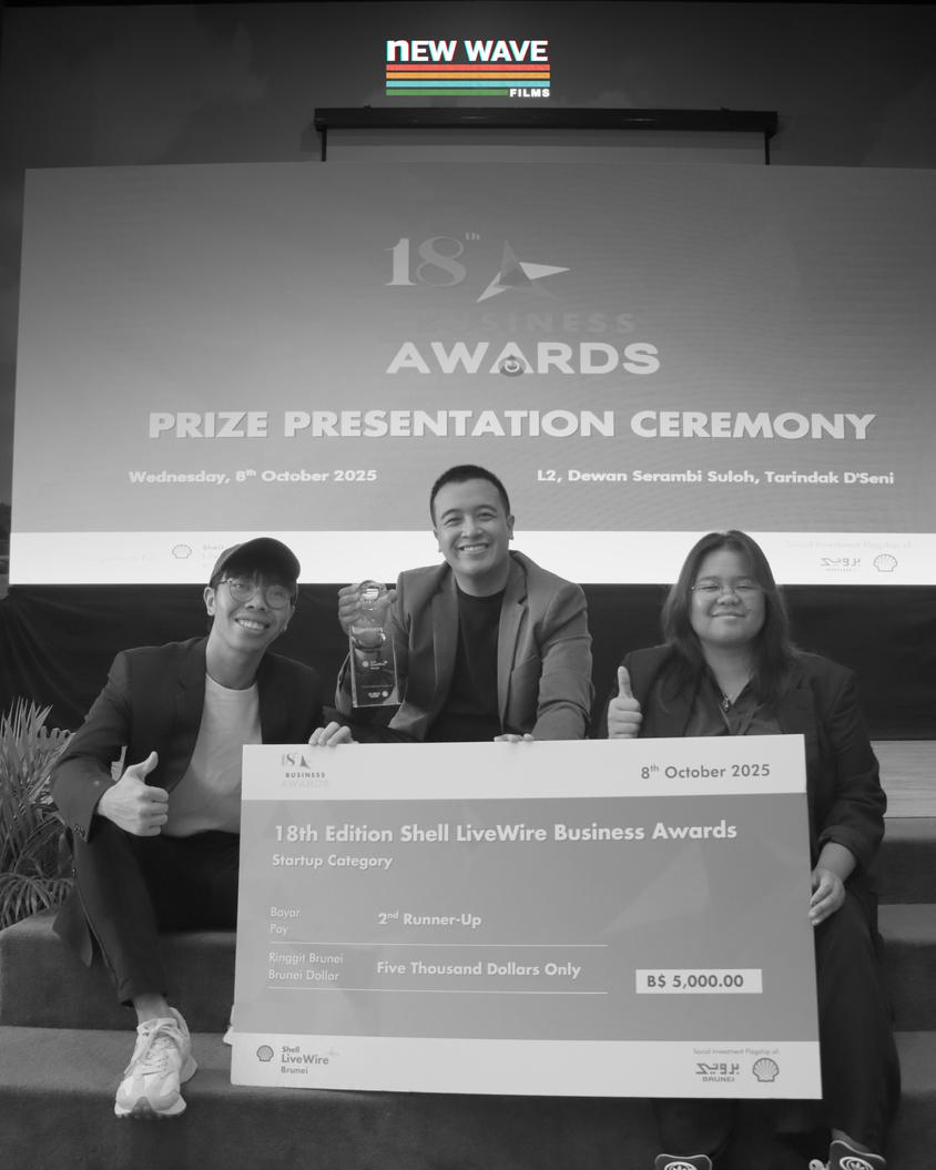 SyafiHalim's tweet photo. Happy new years. I guess... I didn't fail🤣 Alhamdulillah for all of these.

Will continue to work hard to help our local film industry. Thank you 2025❤️🇧🇳 https://t.co/au5ZA7KvW6
