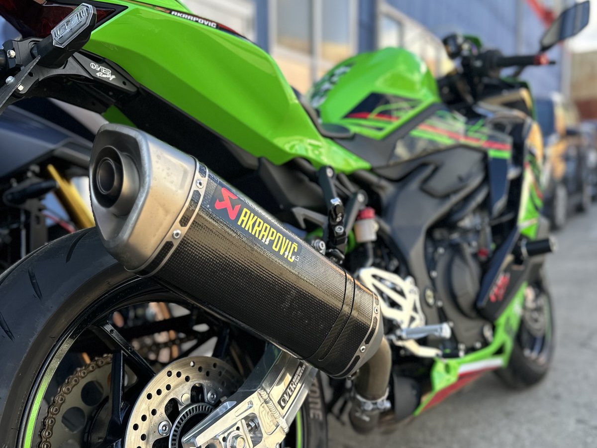 アクラポビッチ NINJA ZX-4R/RR JMCA認証マフラー ZX-4Rに合わせた