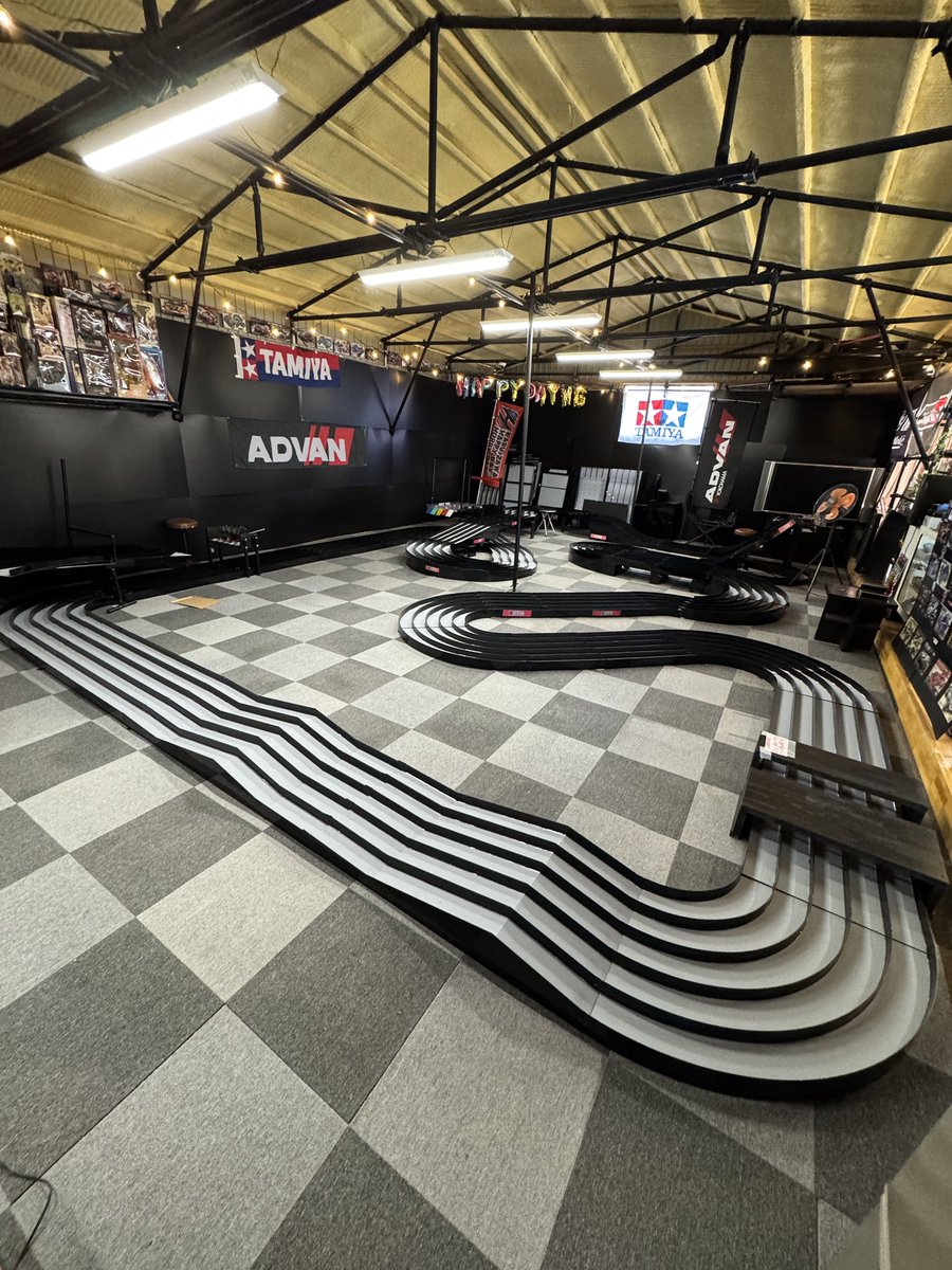 今年のミニ四駆初めです‼️
想像の倍は難しいですね、、😓
#ミニ四駆
#軽井沢ハッピーディホビーベース