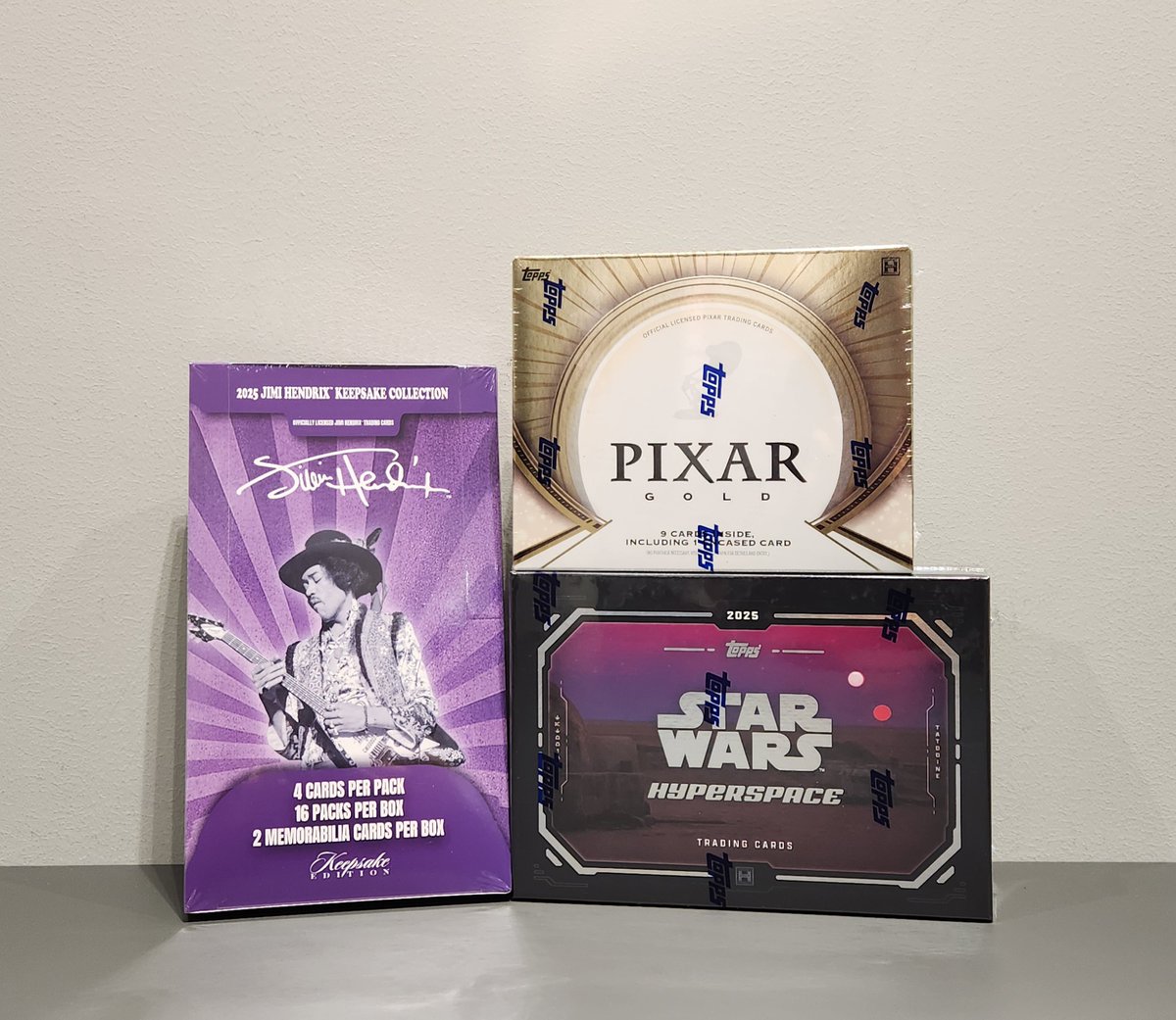 mintsendai's tweet image. 🐥新商品入荷🐥

・海外ノンスポ🎸
2025 SUPER BREAK JIMI HENDRIX KEEPSAKE PREMIERE HOBBY
・STAR WARS🛸
2025 TOPPS STAR WARS HYPERSPACE HOBBY
・PIXAR📽️
2025 TOPPS PIXAR GOLD HOBBY

#仙台PARCO