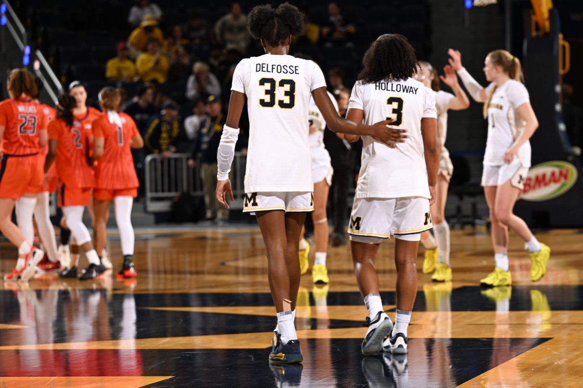 umichwbball's tweet photo. That's a Michigan win

#GoBlue https://t.co/VaFqAjaGLd