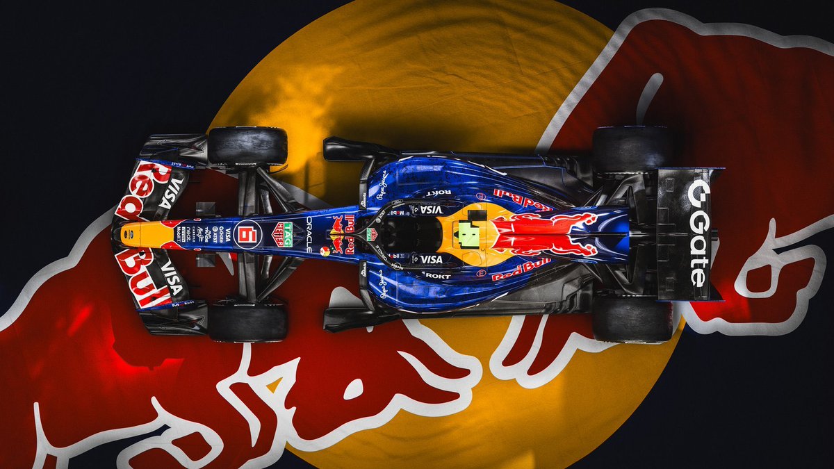 diznoboletimque's tweet photo. A temporada 2026 da F1 começou fora das pistas 🏁

Em Detroit, Red Bull e Racing Bulls apresentaram a pintura da nova geração de carros, marcando o início da parceria com a Ford e estreia da Red Bull Ford Powertrains como fabricante de motores. 🔵🔴🐂

#F1 #RBR https://t.co/grILKwglOJ
