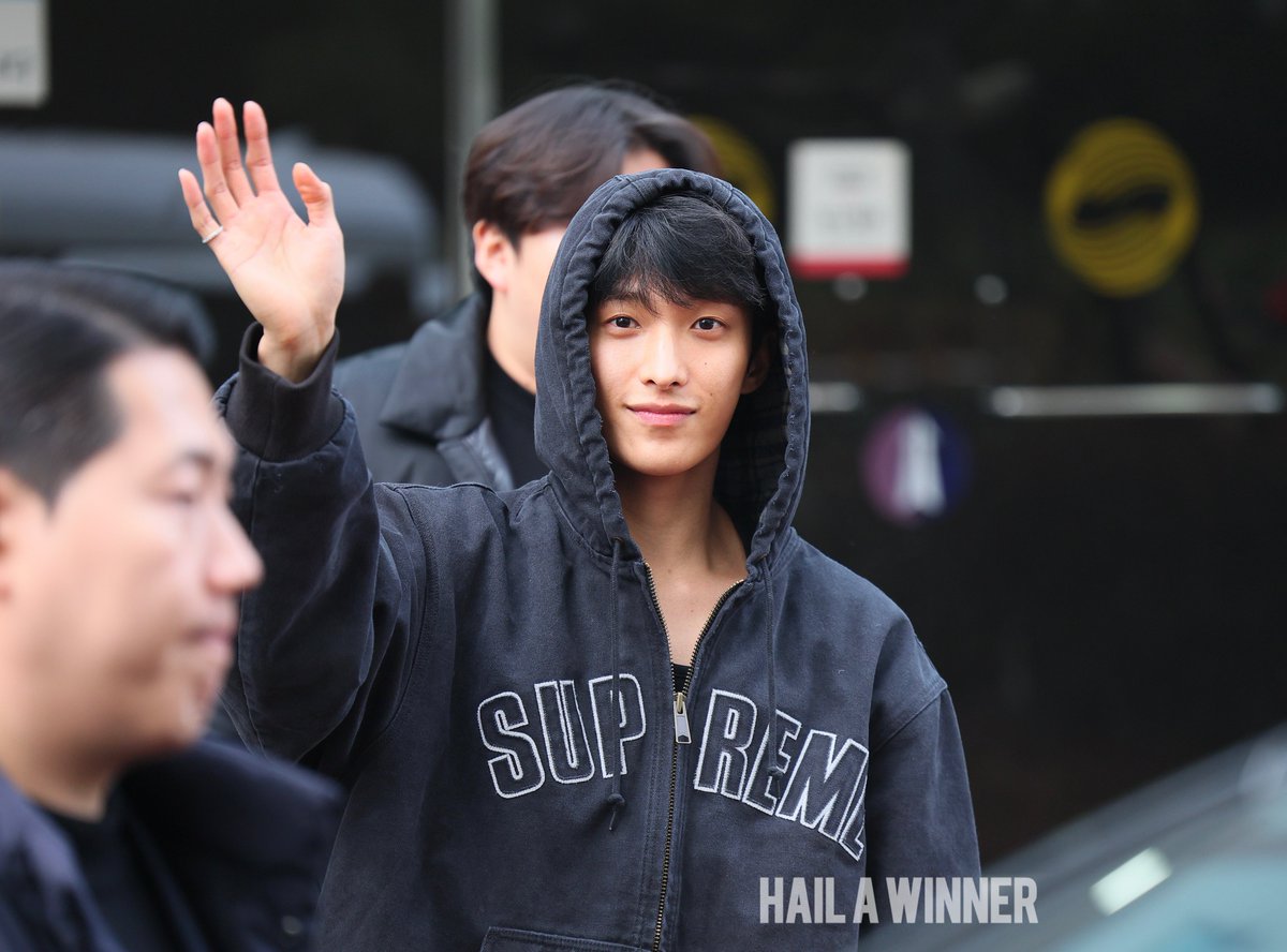 Hail_a_winner's tweet image. 260116 pre

💙

#SEVENTEEN #세븐틴
#도겸 #ドギョム #DK #DOKYEOM