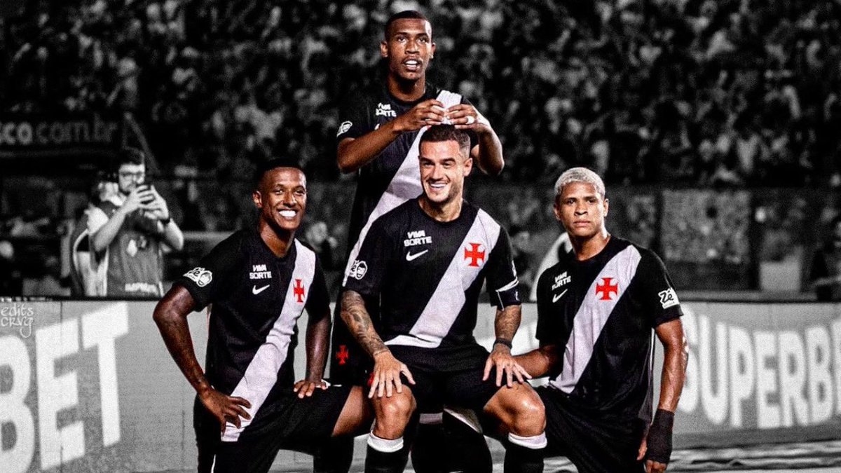 editscrvg's tweet photo. — wallpaper (pra pc) + header Vasco.
      rayan coroando o coutinho 💢🤍 https://t.co/f5hZVZvKTb