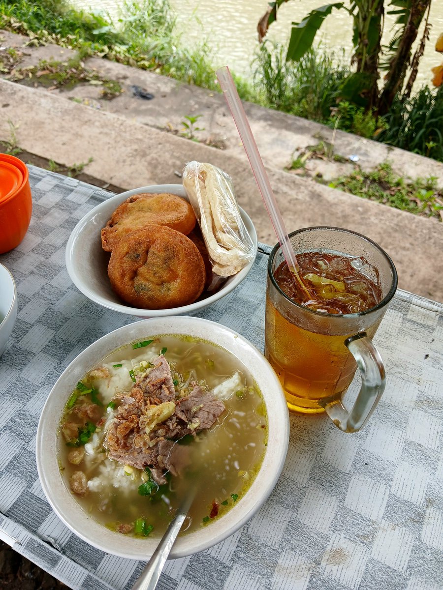 sarapan sambil liatin orang mancing 🫠