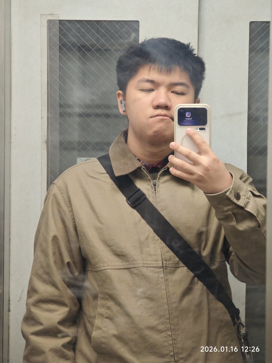 是小H没错了 tweet media