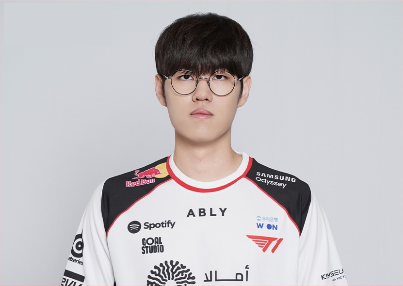 ScyNtsmg's tweet photo. 2026 T1 Split 1 Profile Photo

(Edited from Spotify's graphics. They haven't updated the graphics of the 2026 season anywhere yet 🥲)

#doran #oner #faker #peyz #keria https://t.co/4H2LeBLKpF