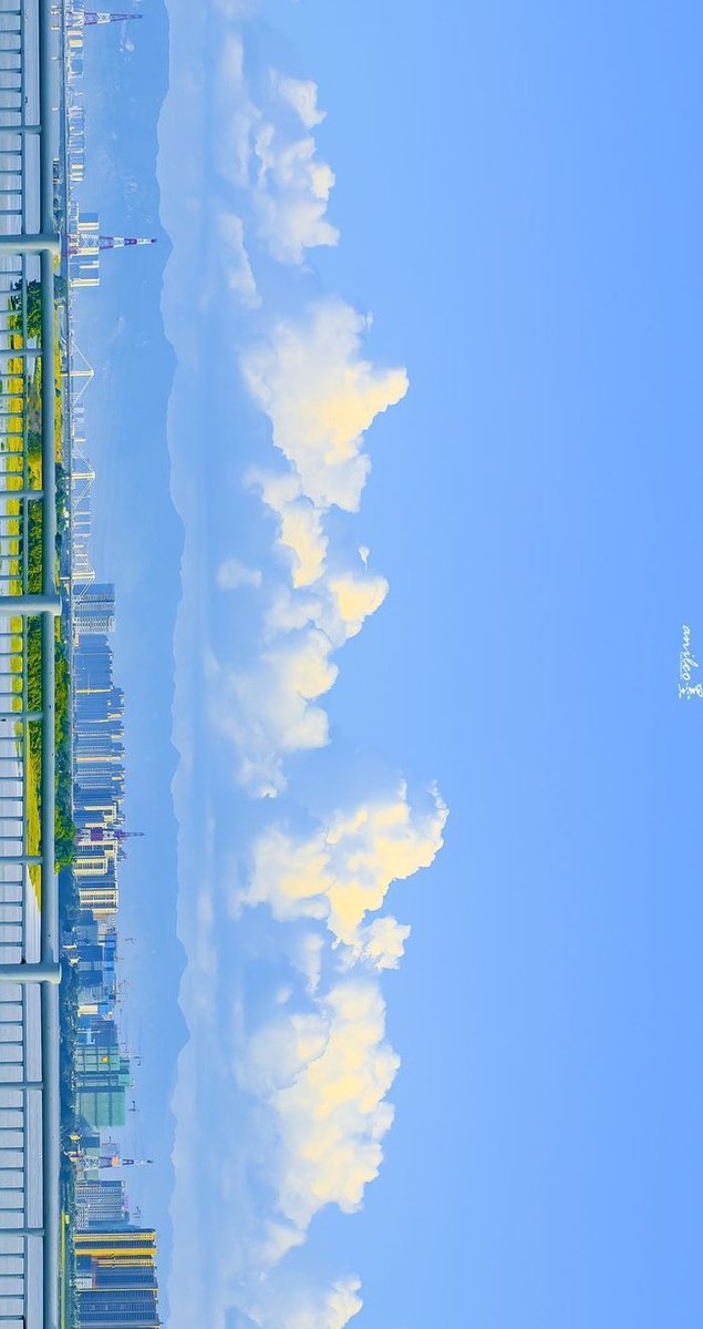 uliels's tweet image. ピアノの練習で同じフレーズを50回以上弾いているけど、まだ満足いく演奏ができない 🧈