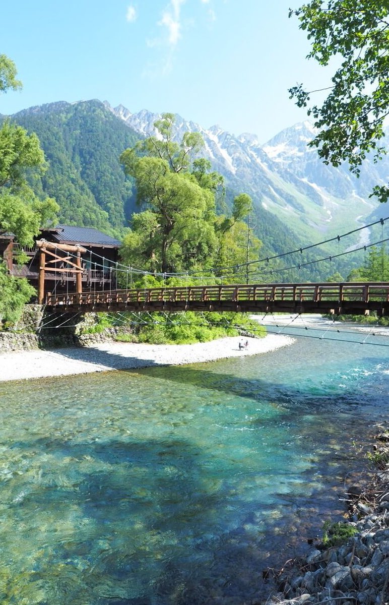 NoobyLife's tweet image. 深夜2時なのにお腹空いて冷蔵庫あさってる 🐷