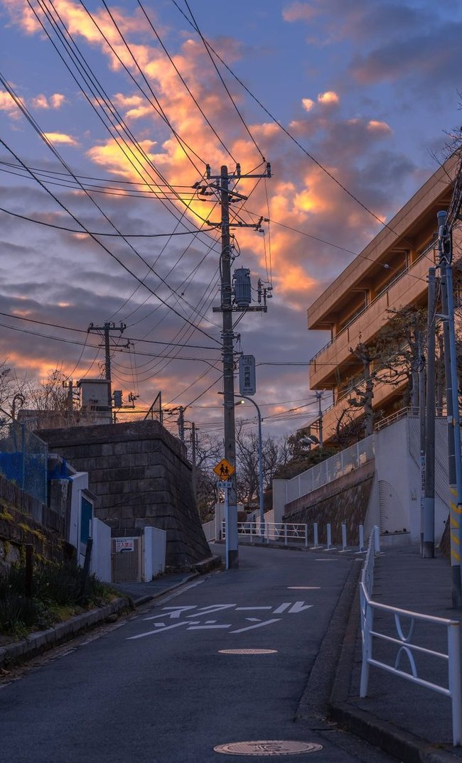 Judge1982's tweet image. 友達とカラオケで懐かしい曲歌って盛り上がった 🌍