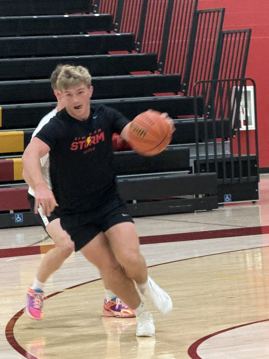SC_intramurals's tweet photo. ๐โก๏ธ๐ธ1st night of IM BASKETBALL @SimpsonCollege #scim https://t.co/GQpn9YSvXO