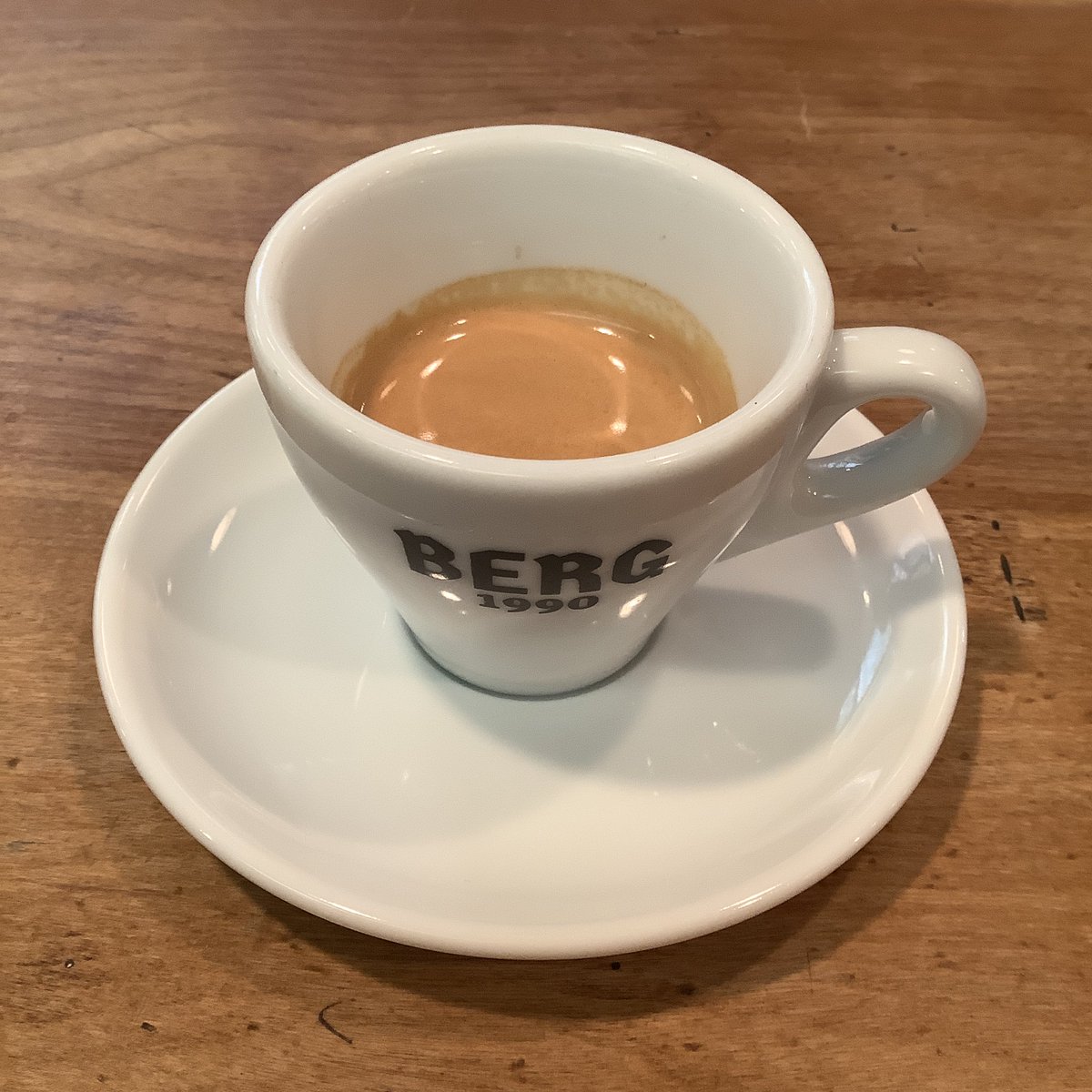 写真1→写真2までほぼ1時間

といふ、本日のJR事情

浅煎りエスプレッソでリフレッシュ‼️
あったかい今日には尚のこと
心地よい

ありがとうございます😊

#流 #煮干しそば流
#ベルク #berg