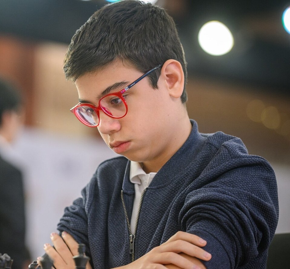 🚨FAUSTINO ORO ARRANCA JUGANDO CONTRA EL MEJOR🚨

​El Tata Steel Challengers empieza con todo. Mañana sábado el Pibe de Oro se medirá de negras contra el rankeado N°1, Ivic Velimir 🇷🇸 (2638).

​¡RT si bancás a Fausti en esta durísima primera ronda! 💪♟️