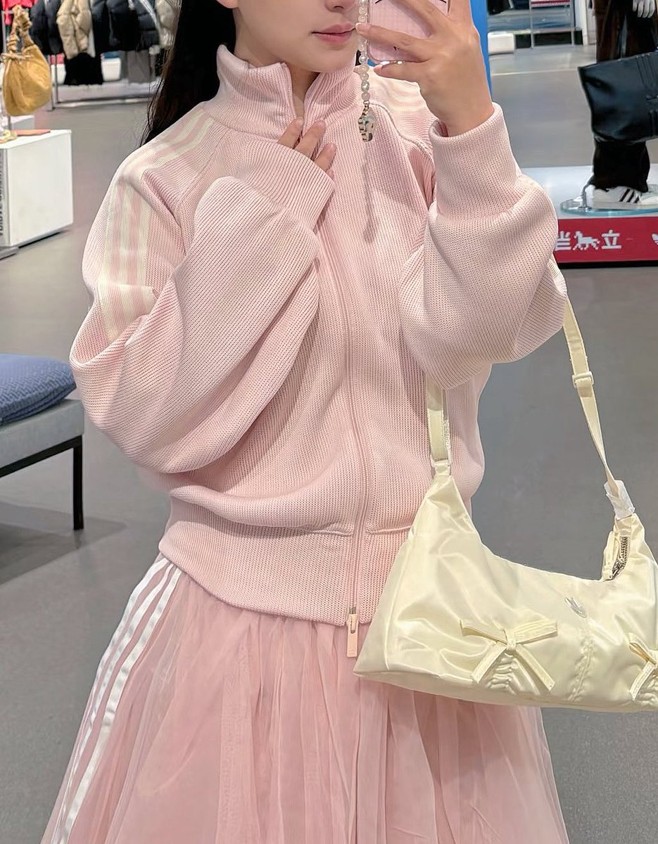 いちごみるくadidas 日本でも販売開始されて神！